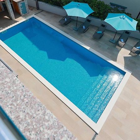 Apartmani "Villa Barbara" Новалья Экстерьер фото