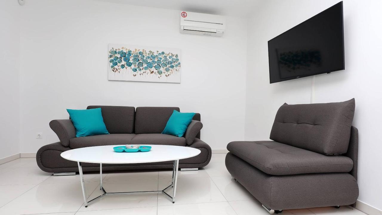 Apartmani "Villa Barbara" Новалья Экстерьер фото