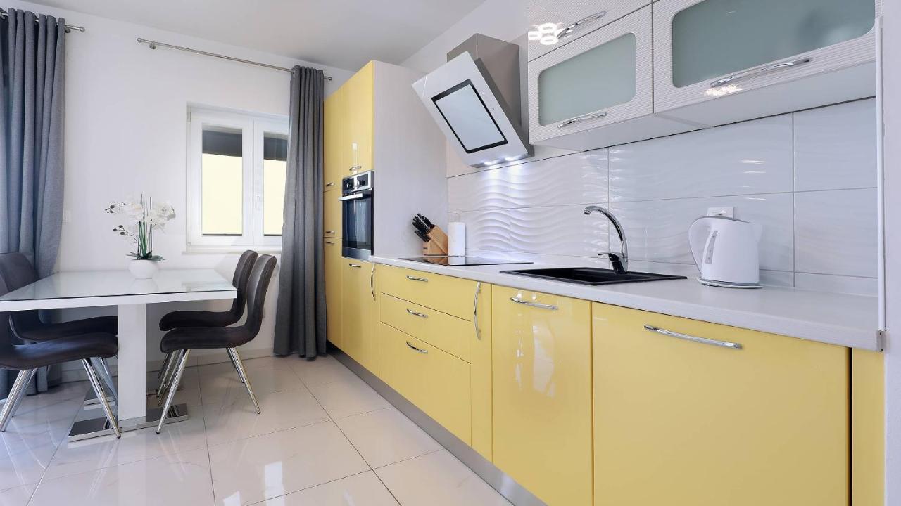 Apartmani "Villa Barbara" Новалья Экстерьер фото