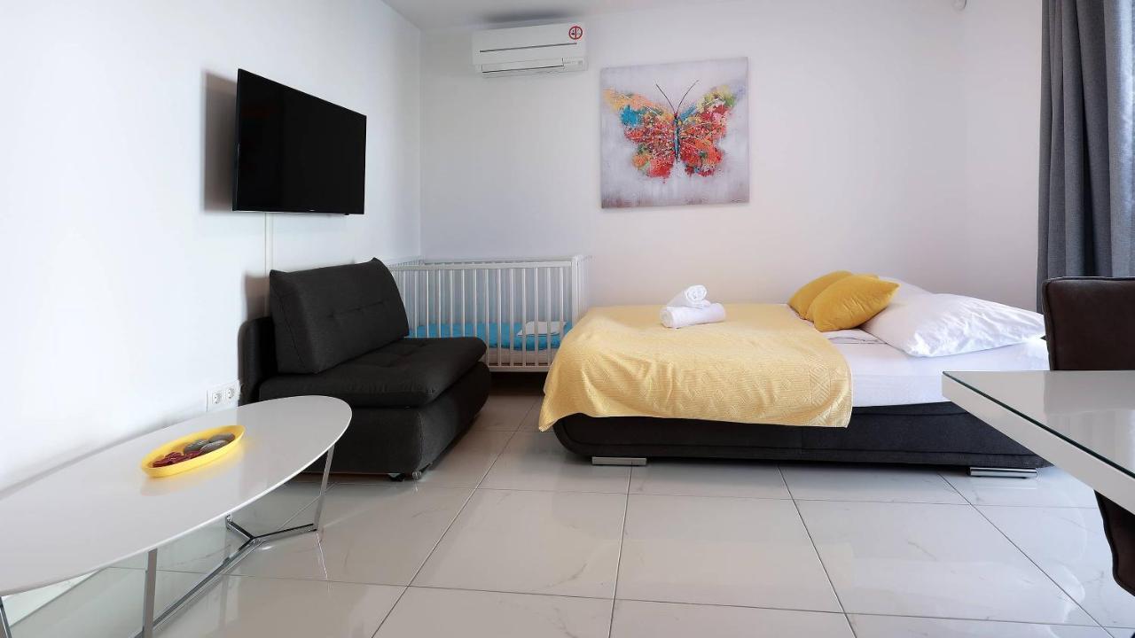 Apartmani "Villa Barbara" Новалья Экстерьер фото