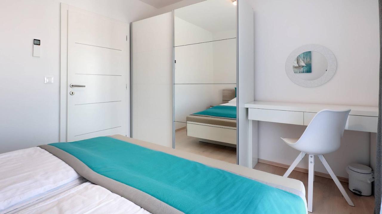 Apartmani "Villa Barbara" Новалья Экстерьер фото