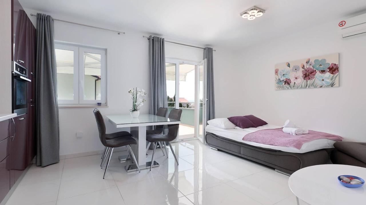 Apartmani "Villa Barbara" Новалья Экстерьер фото