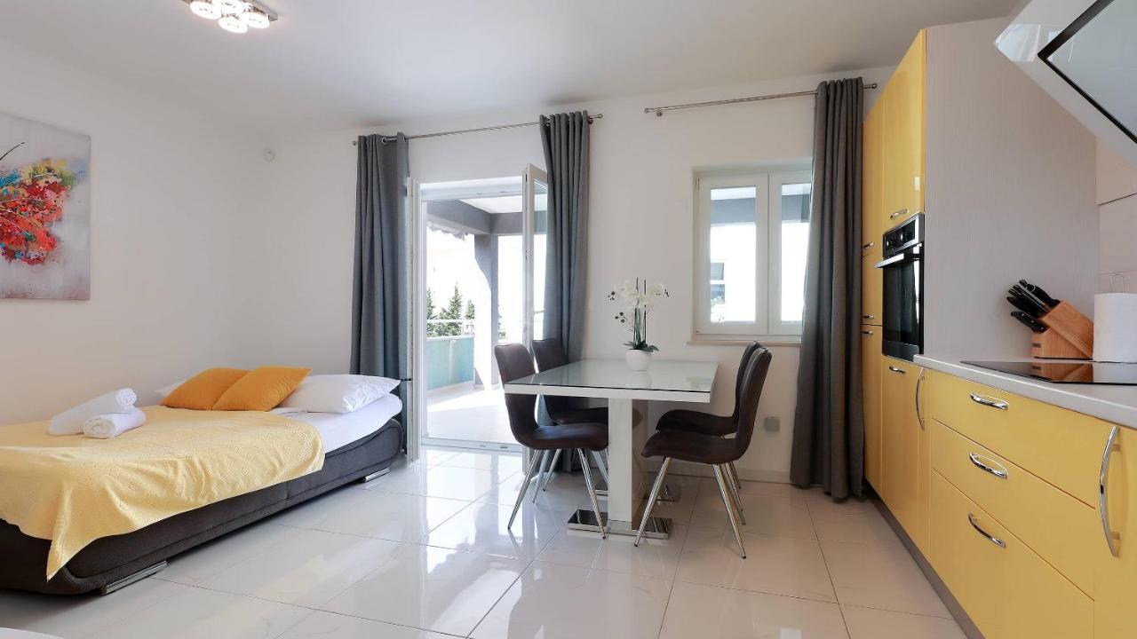 Apartmani "Villa Barbara" Новалья Экстерьер фото