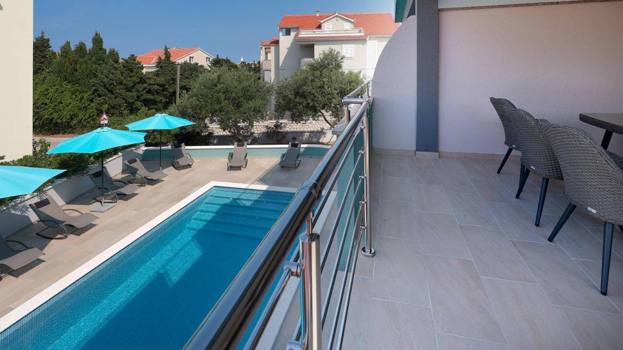 Apartmani "Villa Barbara" Новалья Экстерьер фото